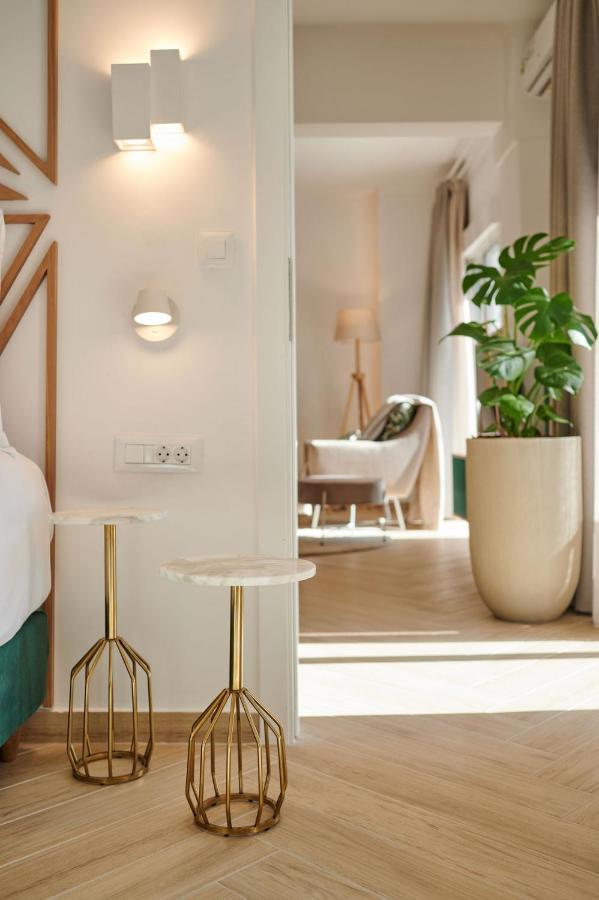 Kaizen Chania - New Central Apartment Just 350M Away With Private Jacuzzi And Free Parking! Exteriör bild